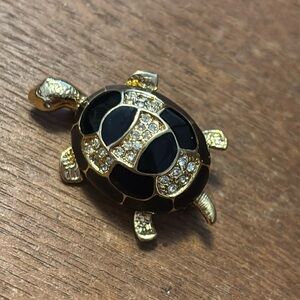 Vintage black Enamel and rhinestone gold tone turtle brooch